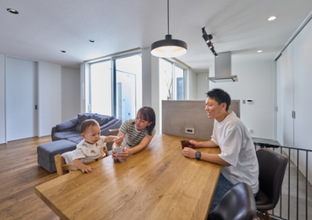 家族団らんの画像