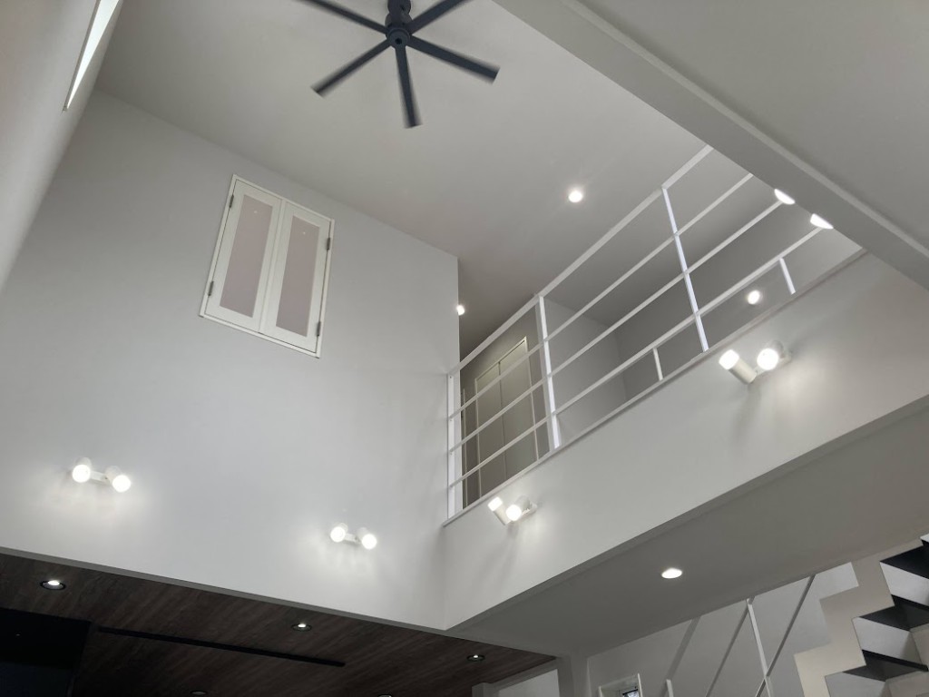 吹き抜けリビング